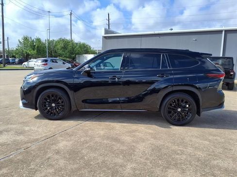 Used 2024 Toyota Highlander XSE image 5