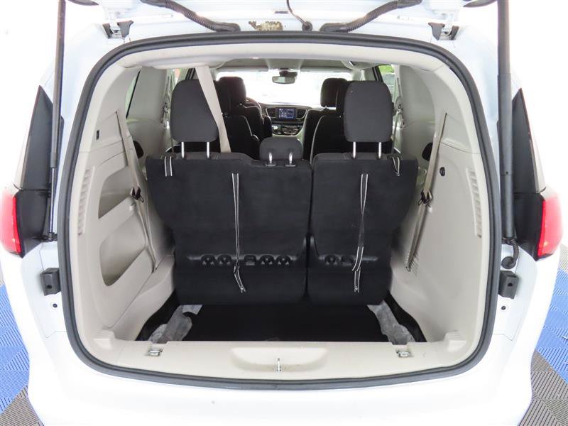 Used 2023 Chrysler Voyager LX FWD image 12