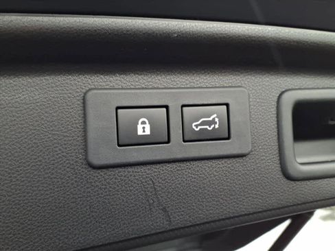 Used 2020 Subaru Forester Touring image 17