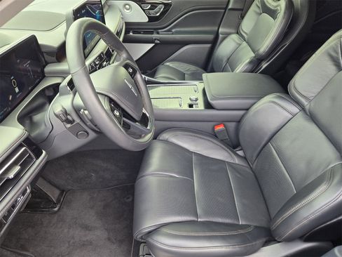 Used 2025 Lincoln Aviator Reserve w/ Equipment Group 201A image 11