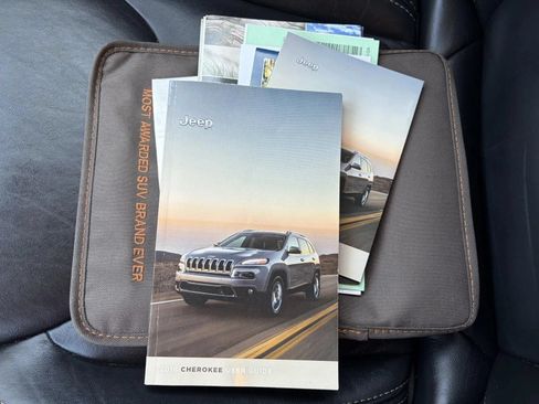 Used 2016 Jeep Cherokee Limited AWD/4WD image 24