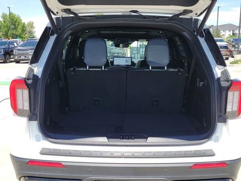 Certified 2025 Ford Explorer ST AWD/4WD image 14