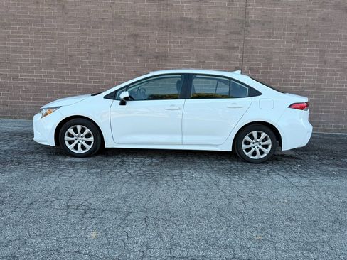 Used 2024 Toyota Corolla LE image 2