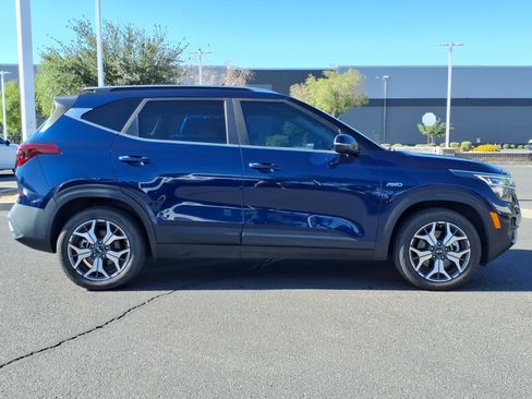 Used 2021 Kia Seltos EX AWD/4WD image 5