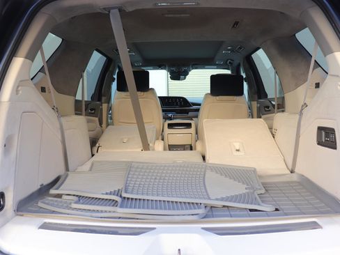 Used 2021 Cadillac Escalade Premium Luxury Platinum image 15