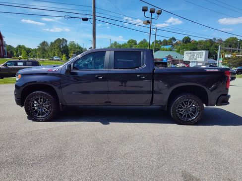 Used 2022 Chevrolet Silverado 1500 LT Trail Boss w/ LT Trail Boss Premium Package AWD/4WD image 7