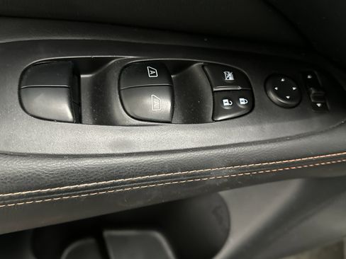 Used 2020 Nissan Pathfinder SL image 19