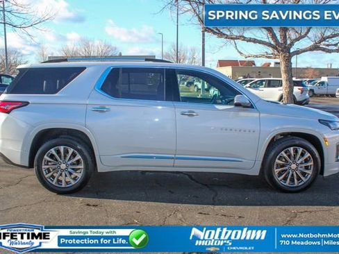 Used 2023 Chevrolet Traverse Premier image 7