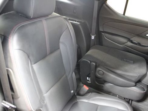 Used 2022 Chevrolet Traverse RS w/ LPO, Floor Liner Package AWD/4WD image 9