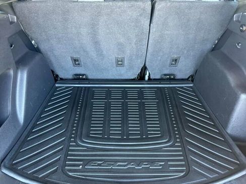 Used 2018 Ford Escape SE w/ Ford Safe & Smart Package image 18