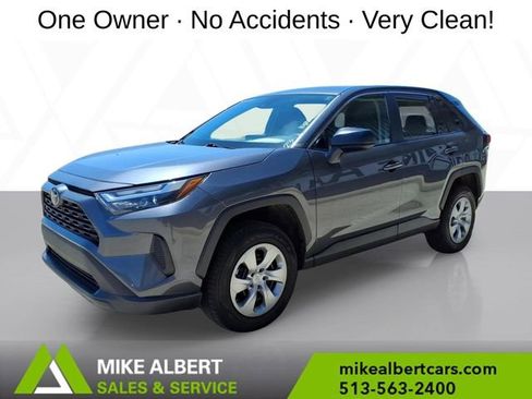 Used 2023 Toyota RAV4 LE AWD/4WD image 3