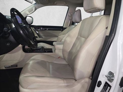 Used 2023 Lexus GX 460 Luxury w/ Sport Design Package AWD/4WD image 16