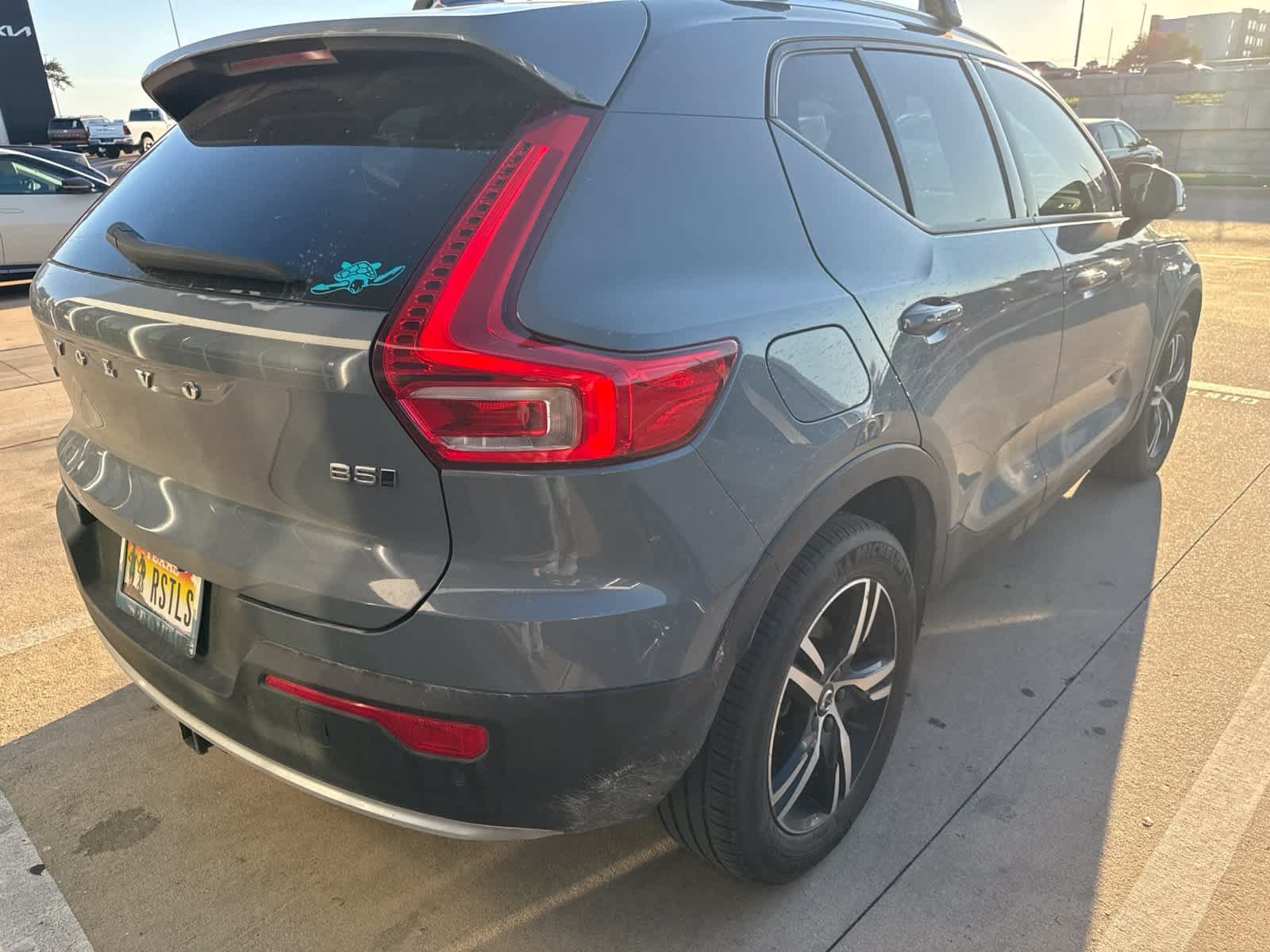 Used 2023 Volvo XC40 B5 Core w/ Convenience Package AWD/4WD image 5