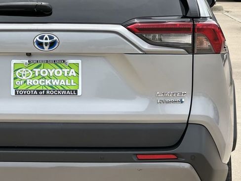 Used 2019 Toyota RAV4 Limited w/ Limited Grade Weather Package AWD/4WD image 6