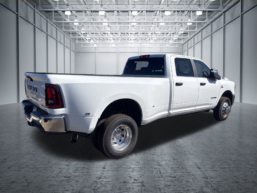 New 2027 RAM 3500 Big Horn AWD/4WD image 7