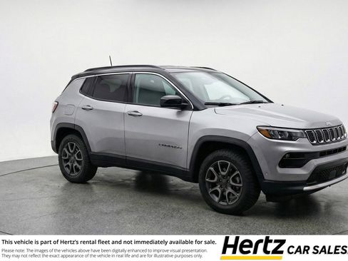 Used 2025 Jeep Compass Trailhawk image 1