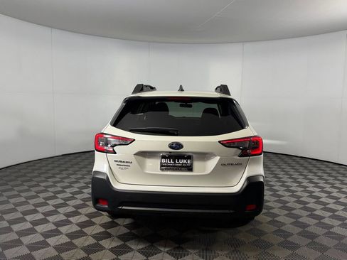 Used 2025 Subaru Outback Premium image 7