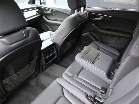 Used 2025 Audi Q7 3.0T Premium Plus w/ Premium Plus Package image 18