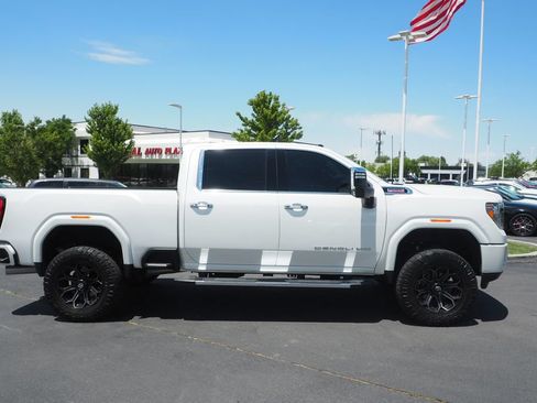 Used 2022 GMC Sierra 3500 Denali w/ Denali Ultimate Package AWD/4WD image 7