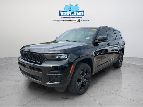 Certified 2024 Jeep Grand Cherokee L Limited w/ Black Appearance Package image 20