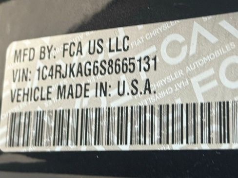 Certified 2025 Jeep Grand Cherokee L Laredo image 37