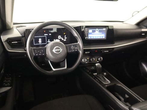 Used 2025 Nissan Kicks S image 2
