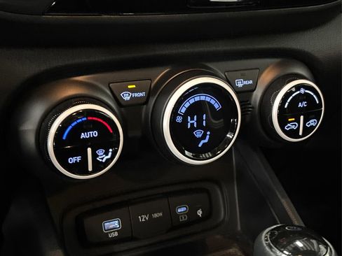 Certified 2023 Hyundai Venue Limited w/ Cargo Package image 25