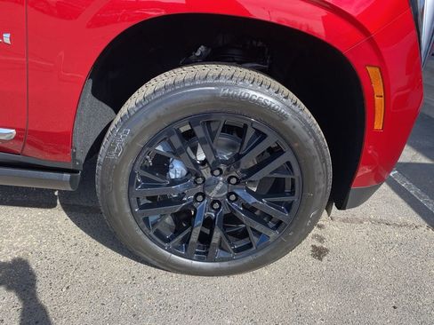 New 2026 GMC Yukon XL Denali w/ Sun & Power Step Package AWD/4WD image 9