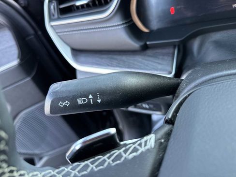 Used 2023 Jeep Grand Cherokee L Limited w/ Black Appearance Package image 26