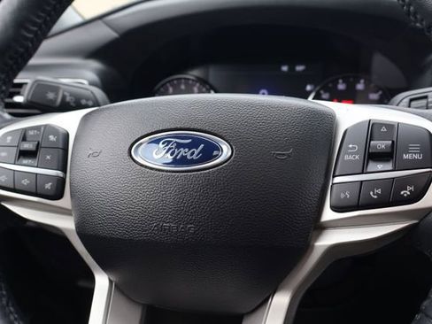 Used 2023 Ford Explorer XLT w/ Equipment Group 202A AWD/4WD image 9