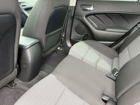 Used 2018 Kia Forte S FWD image 13