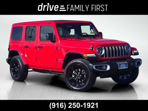 Used 2025 Jeep Wrangler Unlimited Sahara w/ Safety Group AWD/4WD image 1