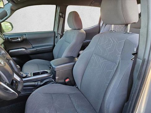 Used 2017 Toyota Tacoma TRD Off-Road image 17