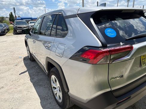Used 2025 Toyota RAV4 LE AWD/4WD image 7
