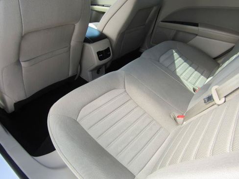 Certified 2019 Ford Fusion SE FWD image 12