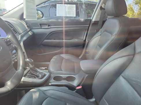 Used 2017 Hyundai Elantra Limited FWD image 10