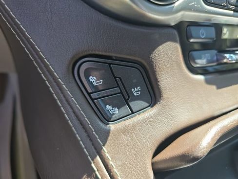 Used 2015 Chevrolet Tahoe LTZ AWD/4WD image 25
