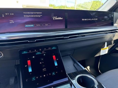 New 2026 Cadillac Escalade ESV Luxury AWD/4WD image 25