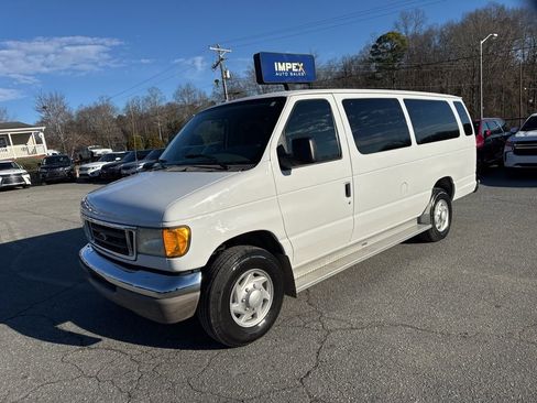 Used 2003 Ford E-350 and Econoline 350 XLT image 1