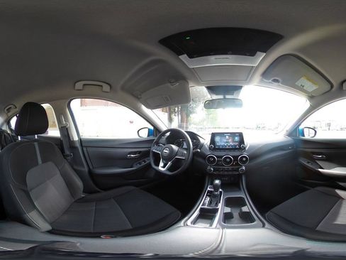 Used 2025 Nissan Sentra SV FWD image 40