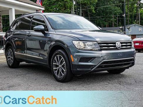 Used 2020 Volkswagen Tiguan SE w/ Panoramic Sunroof Package FWD image 9
