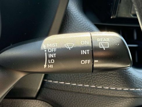 Used 2021 Toyota RAV4 LE AWD/4WD image 33