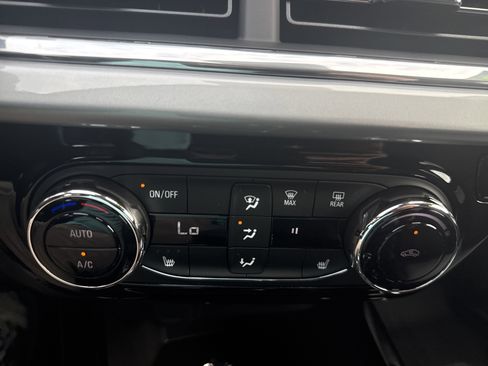 New 2025 Chevrolet Trax LT w/ Driver Confidence Package image 28