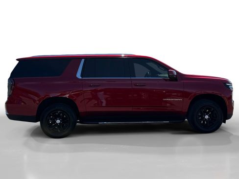 Used 2025 Chevrolet Suburban LT w/ Comfort Package AWD/4WD image 6