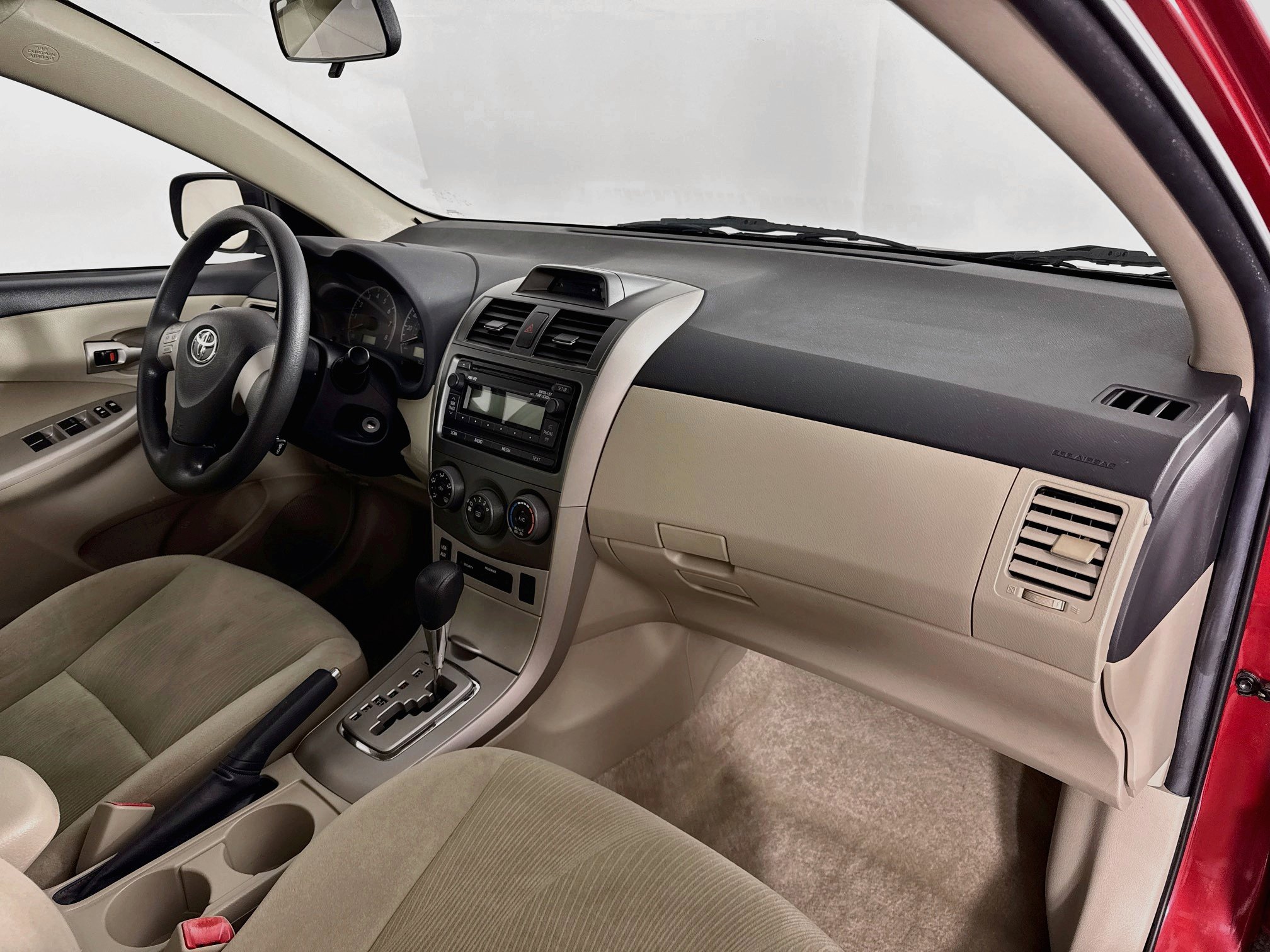 Used 2012 Toyota Corolla LE FWD image 25