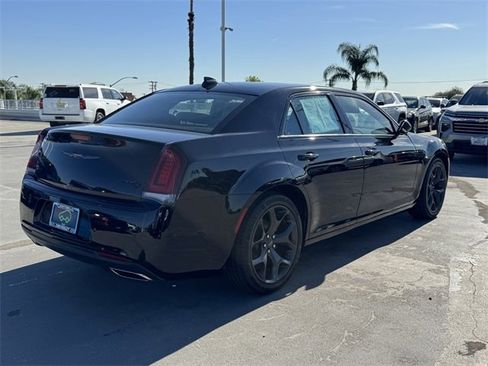 Used 2022 Chrysler 300 S image 5