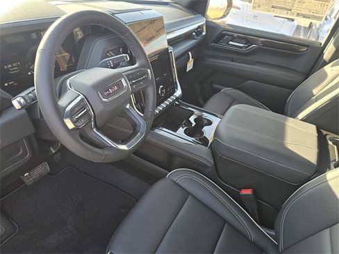 New 2026 GMC Yukon Elevation image 18