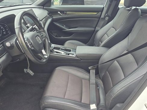 Used 2019 Honda Accord Sport image 5