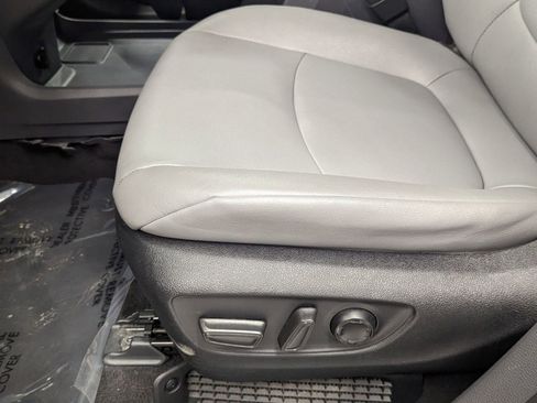 Used 2023 Toyota Sienna XLE image 11