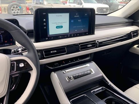 New 2026 Lincoln Aviator 2WD image 6